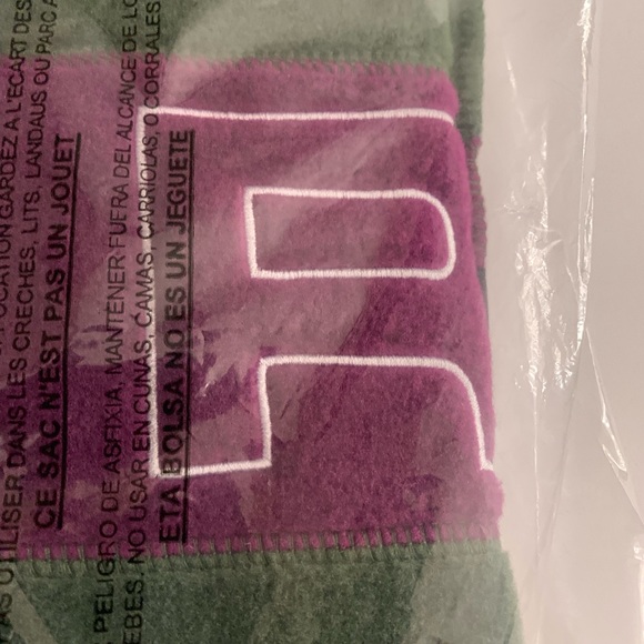 New Supreme Authentic Polartec Scarf FW18 NWT - Picture 7 of 8